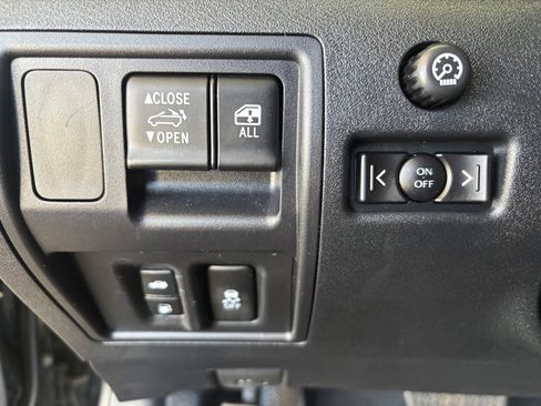 Used 2014 Lexus IS 250C w/ Luxury Package image 19