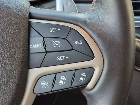 Used 2017 Jeep Grand Cherokee Summit AWD/4WD image 12