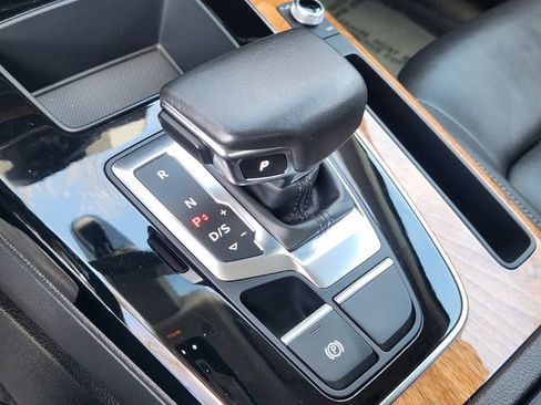 Used 2023 Audi Q5 2.0T Premium w/ Convenience Package image 18