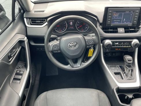 Used 2021 Toyota RAV4 LE FWD image 13
