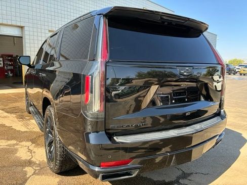 Used 2021 Cadillac Escalade Sport w/ Driver Assist Tech Package AWD/4WD image 4
