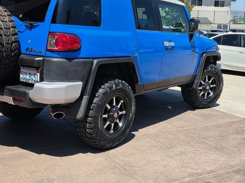 Used 2007 Toyota FJ Cruiser 4WD image 12