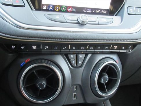 Used 2022 Chevrolet Blazer Premier w/ Enhanced Convenience Package image 24