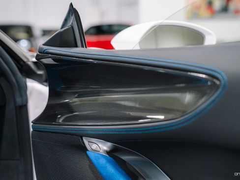 Used 2022 Ferrari SF90 Spider image 28