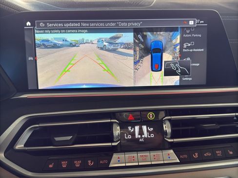 Used 2022 BMW X7 xDrive40i w/ Premium Package AWD/4WD image 17