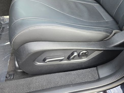 Certified 2025 Acura TLX w/ Technology Package image 21