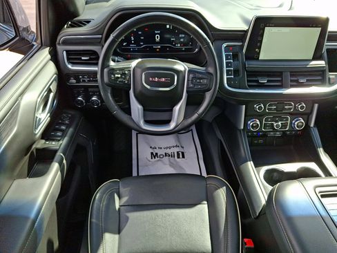 Used 2022 GMC Yukon SLT w/ SLT Luxury Package image 13