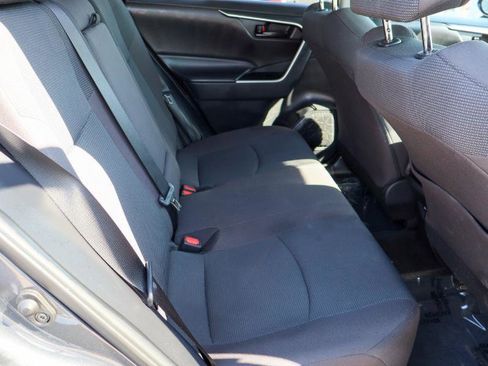 Used 2021 Toyota RAV4 LE image 13
