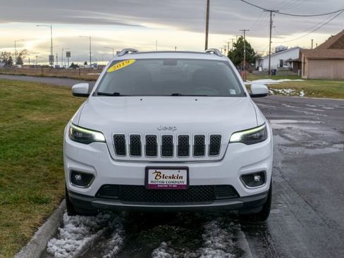 Used 2019 Jeep Cherokee Limited image 2