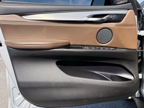 Used 2019 BMW X6 sDrive35i w/ Lighting Package image 11