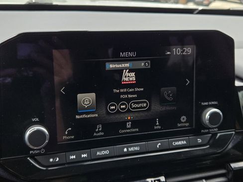 Used 2025 Nissan Pathfinder SV FWD image 21