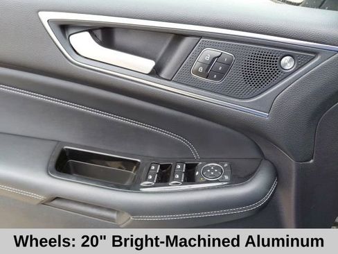 Used 2019 Ford Edge Titanium image 15