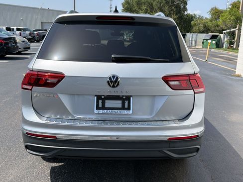 Used 2023 Volkswagen Tiguan SE FWD image 9