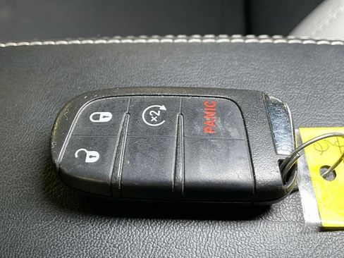 Used 2018 Jeep Compass Latitude w/ Popular Equipment Group AWD/4WD image 42