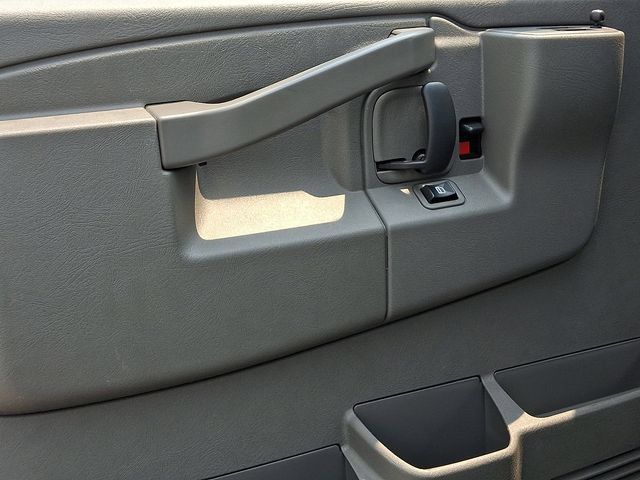 Used 2025 Chevrolet Express 2500 w/ Driver Convenience Package RWD image 22