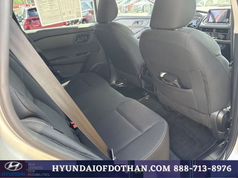 Used 2024 Nissan Rogue S FWD image 17