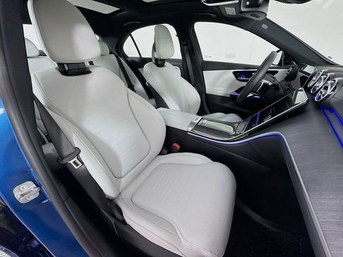 Used 2025 Mercedes-Benz C 300 4MATIC Sedan image 29