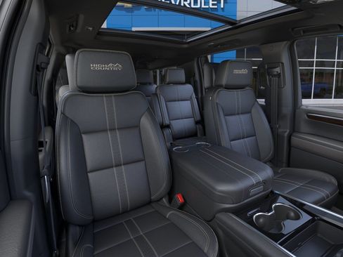 New 2026 Chevrolet Suburban High Country AWD/4WD image 17