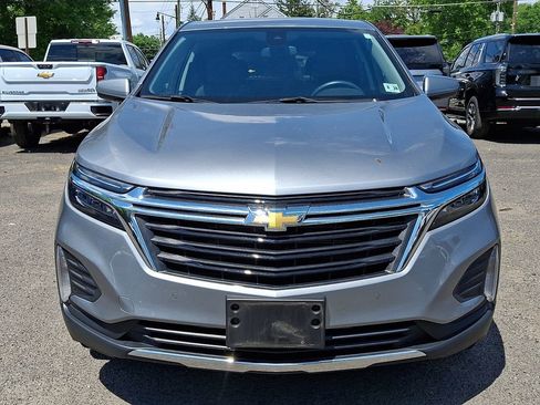 Used 2024 Chevrolet Equinox LT FWD image 2