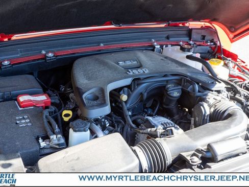 Certified 2019 Jeep Wrangler Unlimited Sahara image 32