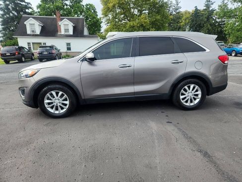 Used 2016 Kia Sorento LX w/ LX Convenience Package AWD/4WD image 8
