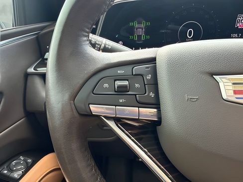 Used 2022 Cadillac Escalade Premium Luxury RWD image 18