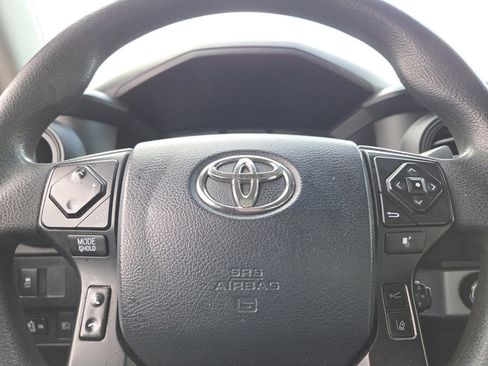 Used 2020 Toyota Tacoma SR image 33