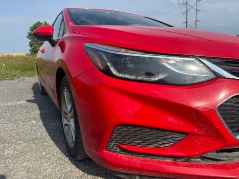 Used 2017 Chevrolet Cruze LT FWD image 6