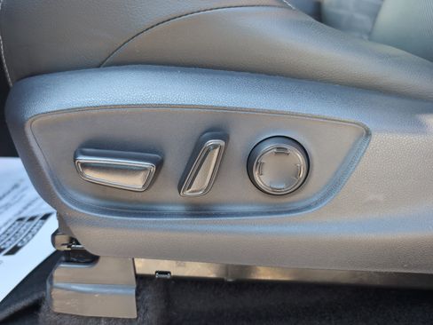 Certified 2025 Toyota Tacoma TRD Off-Road w/ TRD Off Road Premium Package image 17