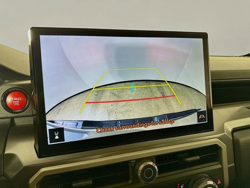 Used 2024 Toyota Tacoma TRD Off-Road image 15