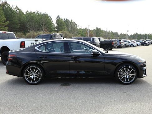 Used 2025 Genesis G70 2.5T image 4