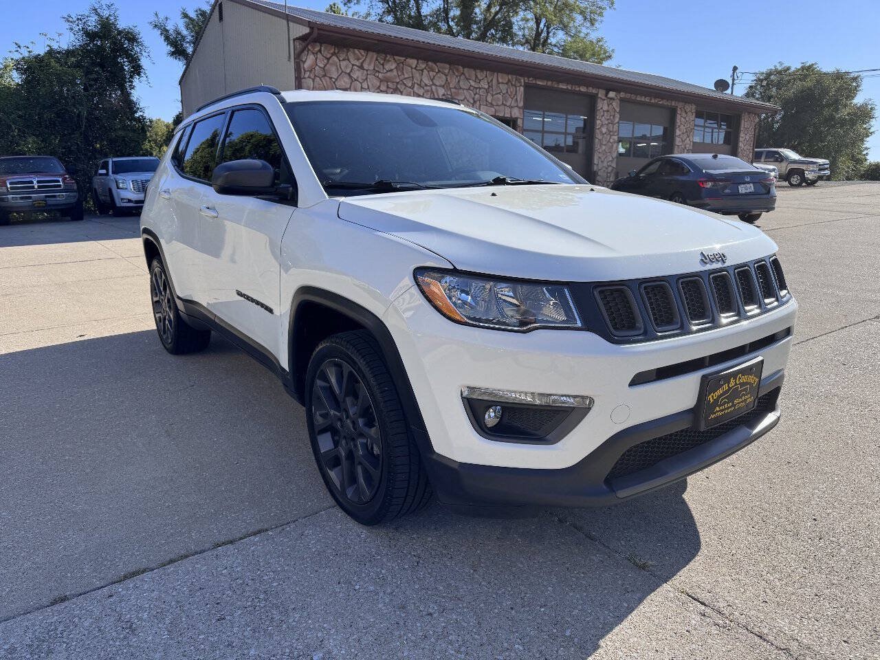 Used 2021 Jeep Compass Latitude AWD/4WD image 3