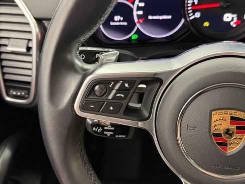 Certified 2023 Porsche Cayenne AWD/4WD image 46
