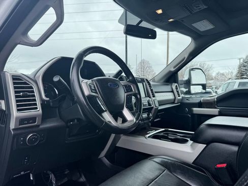 Used 2017 Ford F250 Lariat w/ FX4 Off-Road Package image 17