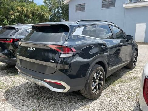 Certified 2024 Kia Sportage EX w/ EX Premium Package AWD/4WD image 4