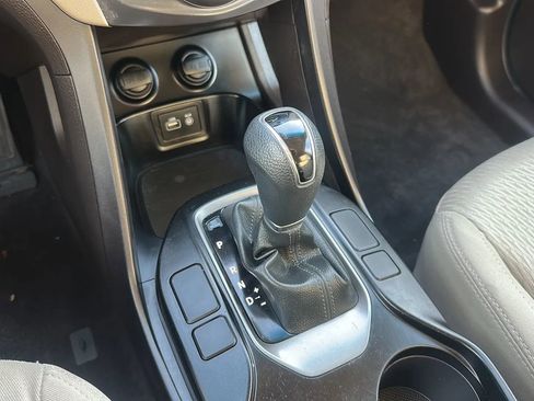 Used 2019 Hyundai Santa Fe XL SE image 16