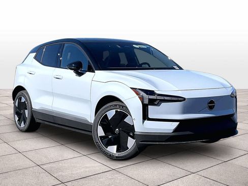 New 2026 Volvo EX30 Ultra w/ Climate Package image 2