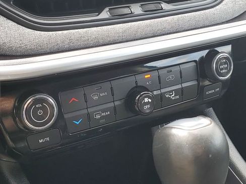 Used 2022 Jeep Compass Latitude FWD image 18