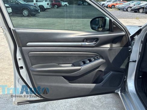 Used 2021 Nissan Altima 2.5 SV w/ SV Premium Package AWD/4WD image 20