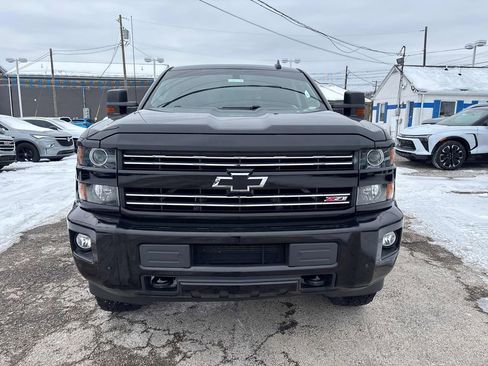 Used 2017 Chevrolet Silverado 2500 LT w/ Midnight Edition image 8