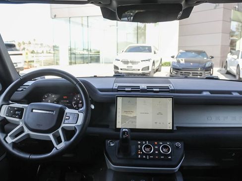 Used 2023 Land Rover Defender 130 SE image 12