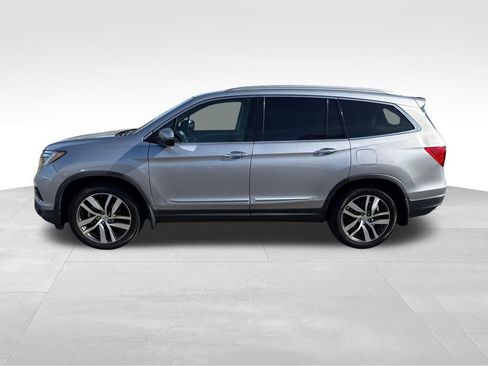 Used 2017 Honda Pilot Touring image 2