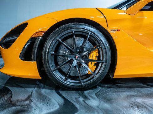 Used 2018 McLaren 720S Performance image 17