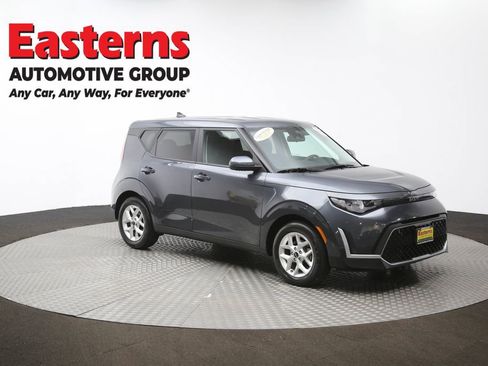 Used 2023 Kia Soul LX w/ LX Technology Package FWD image 48
