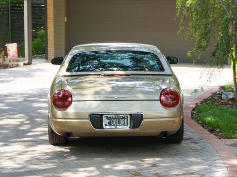 Used 2005 Ford Thunderbird RWD image 9