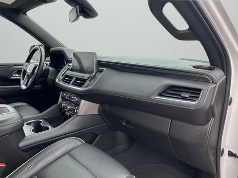 Used 2021 GMC Yukon XL SLT w/ SLT Premium Package image 13