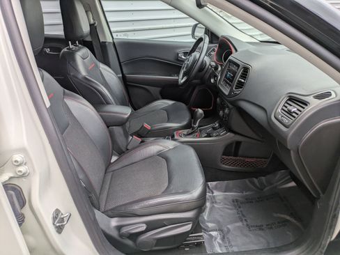 Used 2019 Jeep Compass Trailhawk image 31