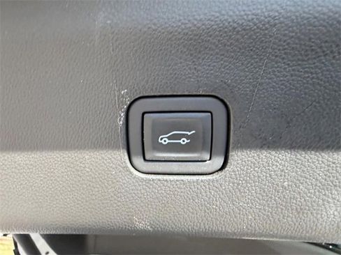 Certified 2024 Buick Enclave Avenir w/ Avenir Technology Package image 6