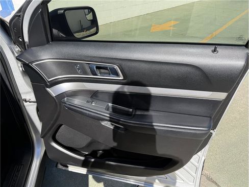 Used 2017 Ford Explorer XLT w/ Equipment Group 201A image 21