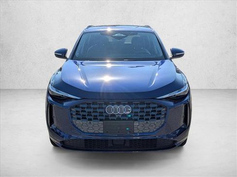 Certified 2025 Audi Q5 Premium w/ Convenience Package image 2